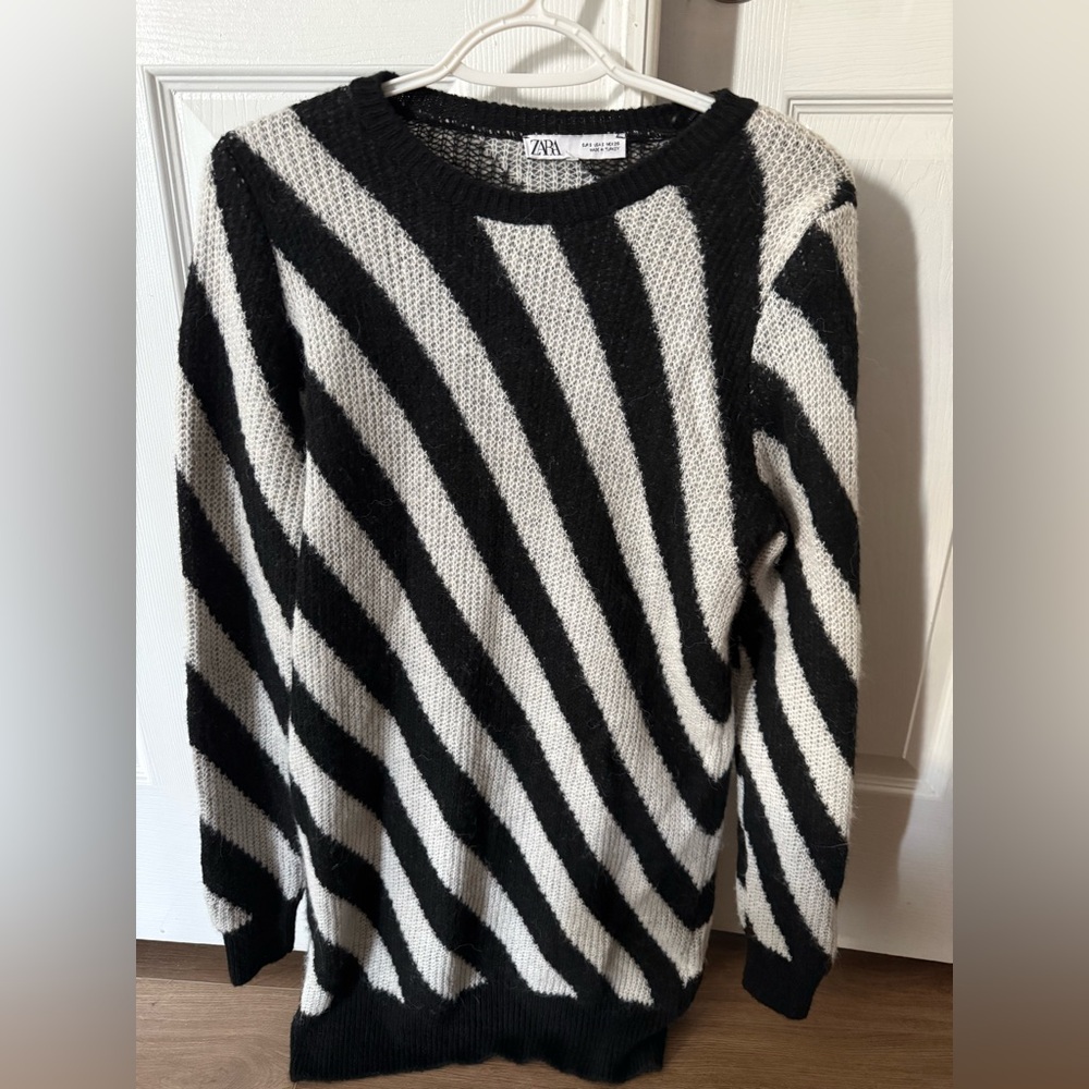 Zara Monochrome Diagonal Stripe Knit Pullover